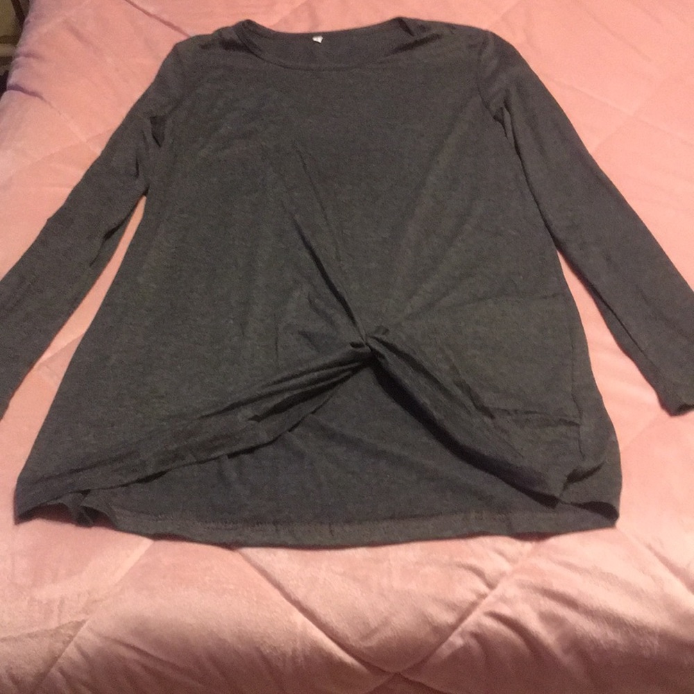 Knotted gray shirt